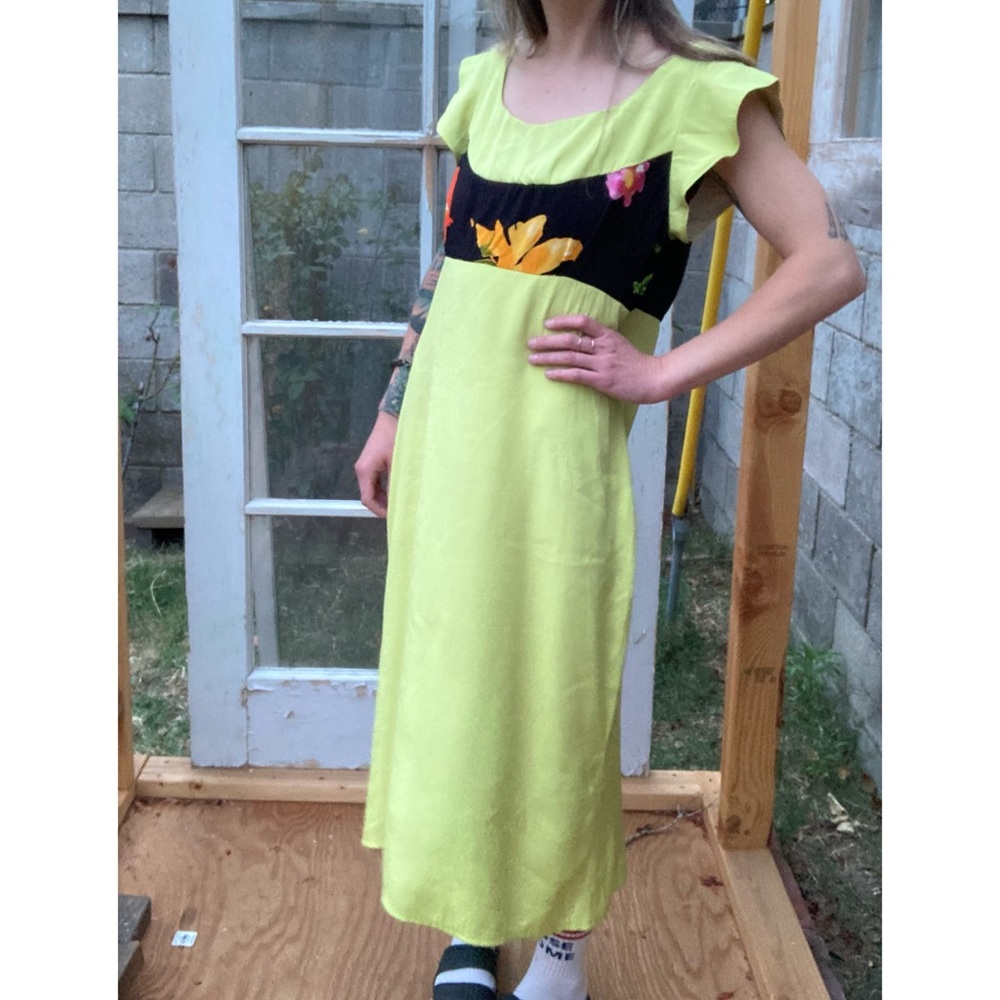 Vintage fluttery lime green dress.